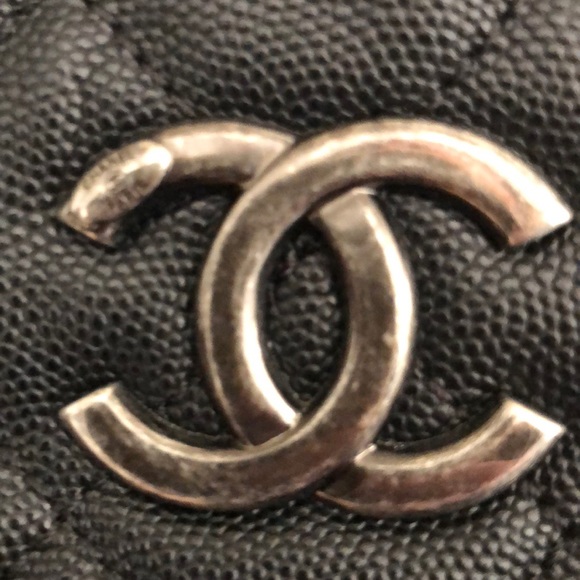 CHANEL Caviar Tote with Exotic Handles - Picture 3 of 16